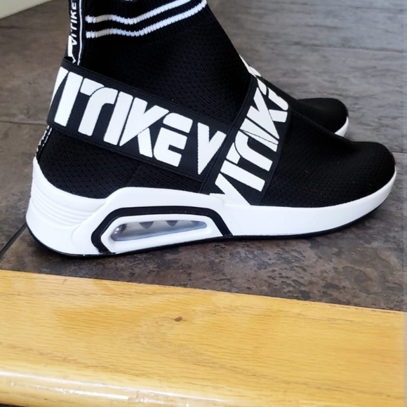 Shoes - Picture 1 of 1